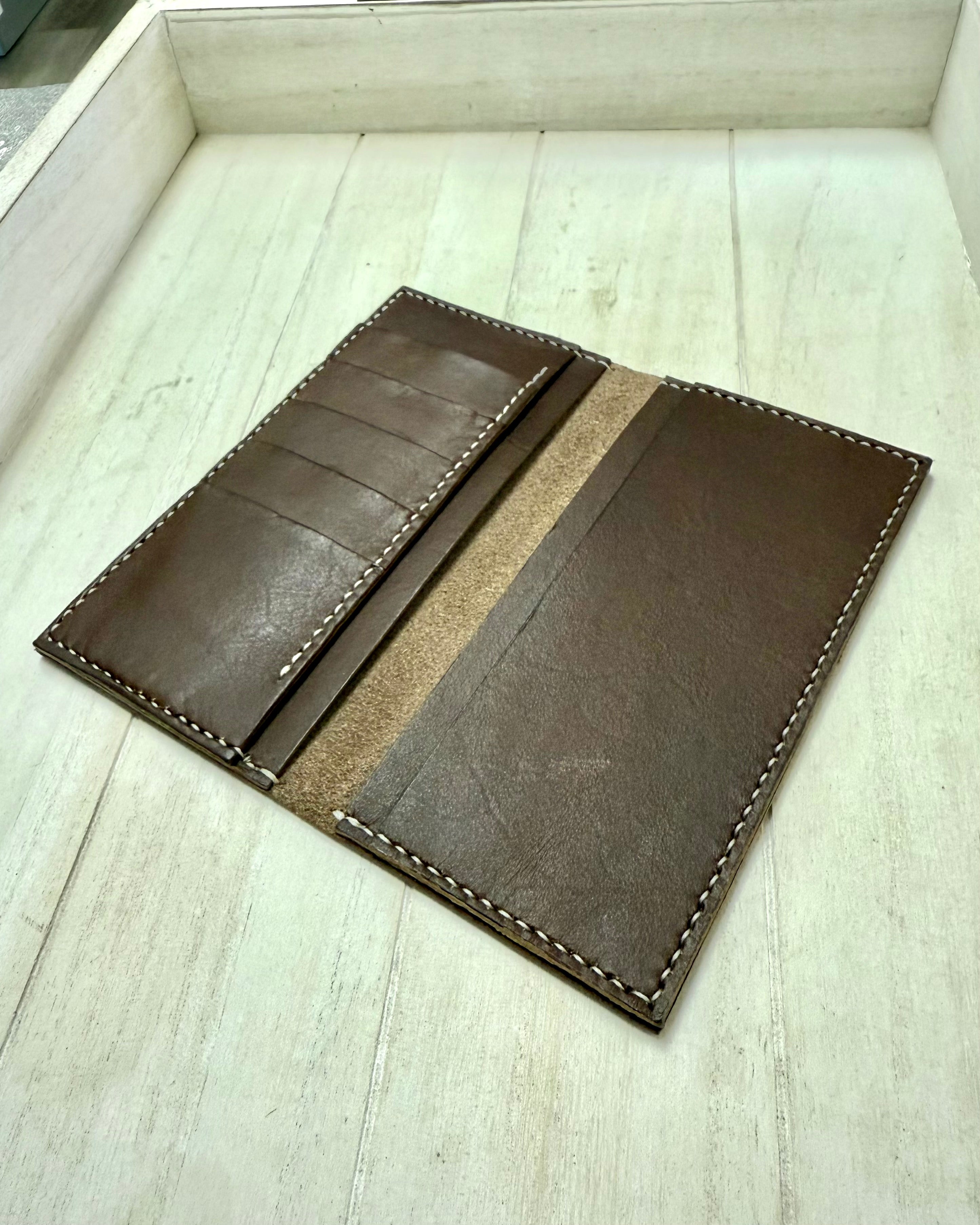 Leo's Long Wallet